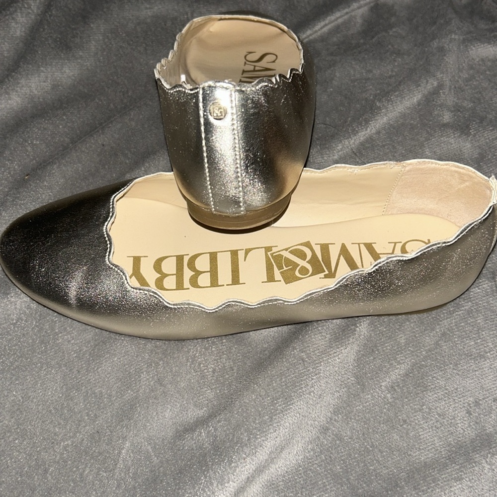 Sam & Libby gold flats, size 6.5